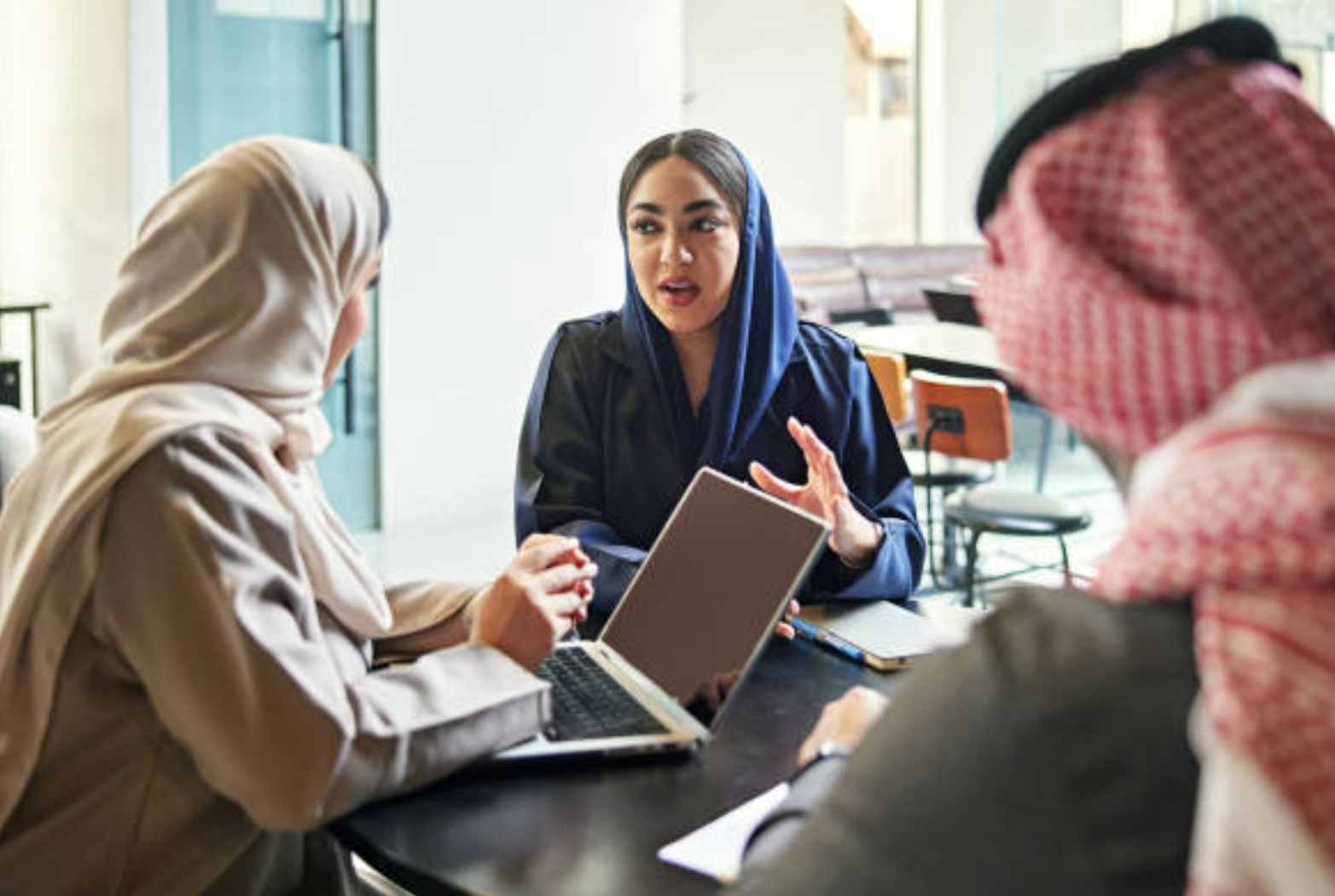 فرص التدريب والدعم